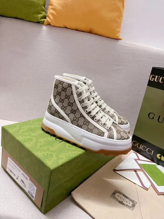 Gucci Shoe 